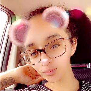 Meet your Posher, Christine